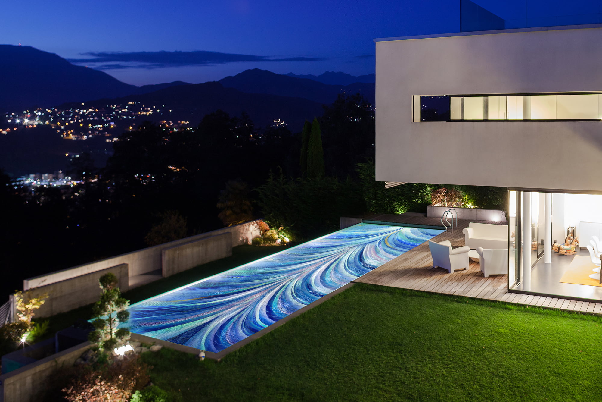 Fountain Zip - Craig Bragdy Design | Luxury Bespoke Swimming Pools ...